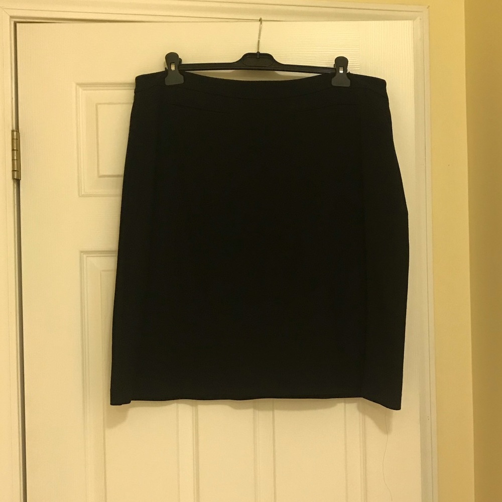 Talbots 14w black cloth skirt with dual pockets